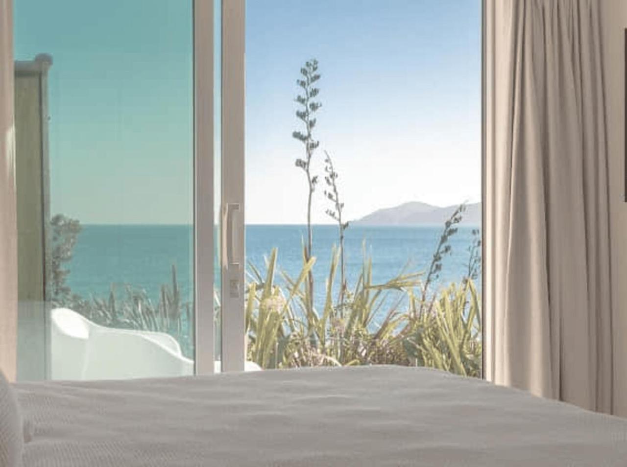 Seascapes Waterfront 2 Villa Paraparaumu Exterior photo